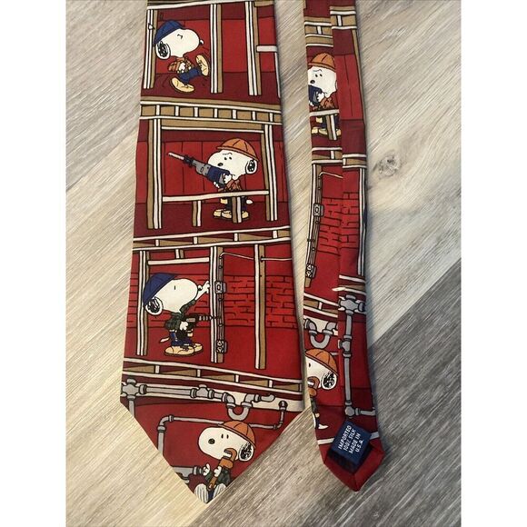 Peanuts Snoopy Mr. Fix It Red Silk Tie Made in USA Vintage - Picture 2 of 5